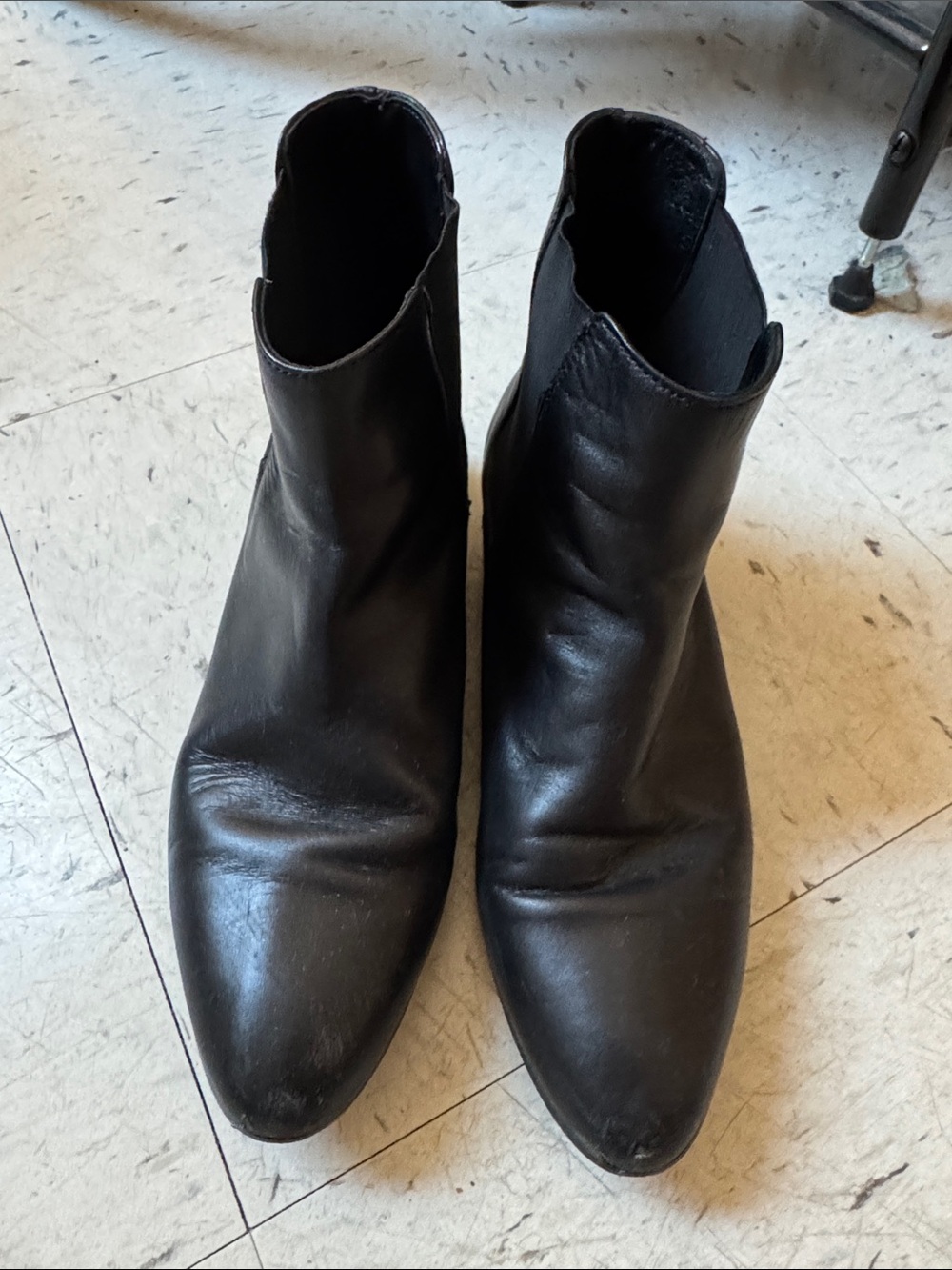 Men's Black Leather Chelsea Boots - Classic Slip-On Ankle Shoe - Picture 2 of 4